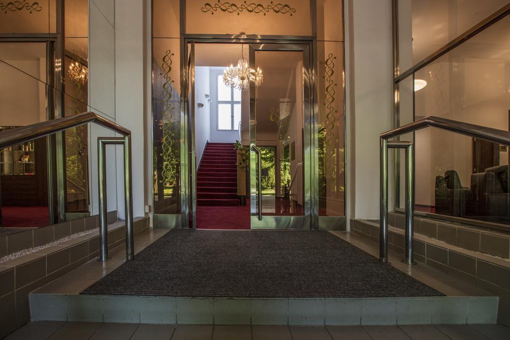 Hotel Bellevue Tlapak Podebrady Exterior photo